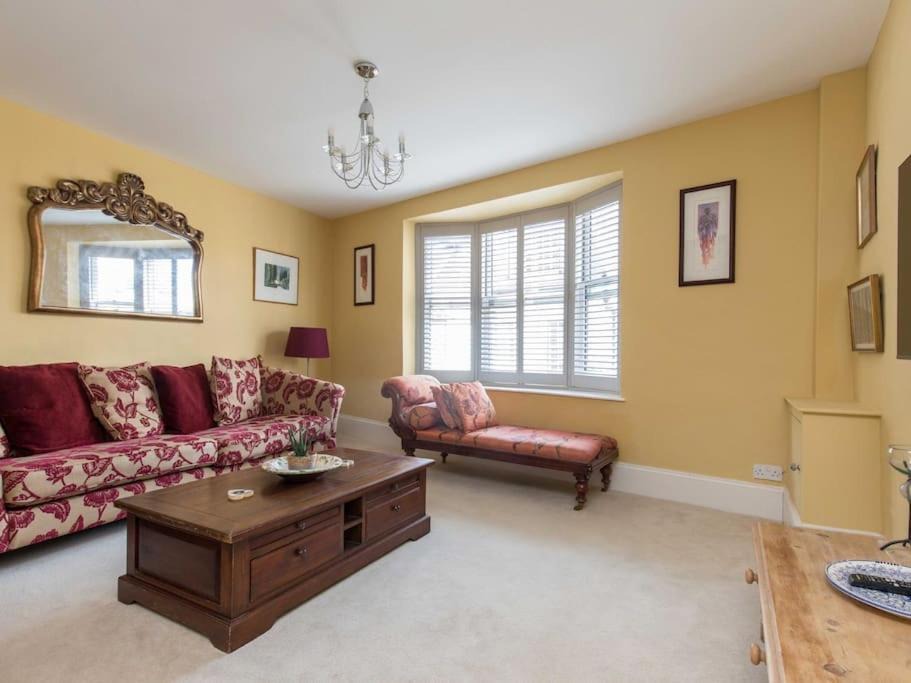 Photo of Livingroom in Eton