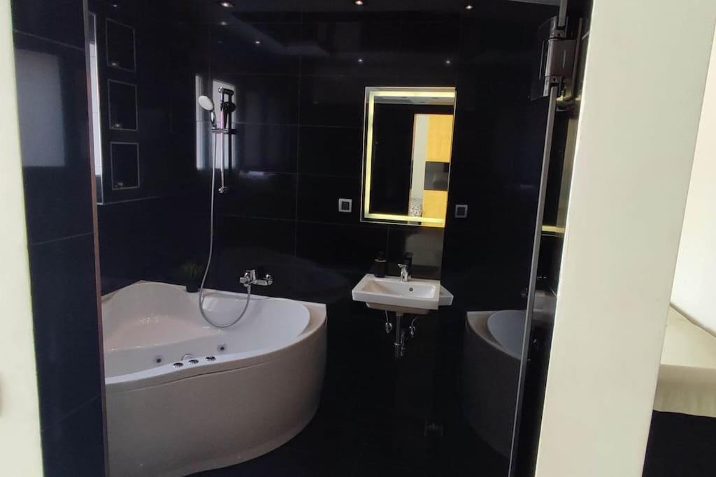 Photo of Bathroom in Đeram