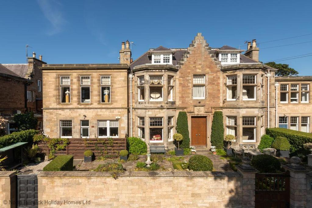 Photo of Buildings in North Berwick