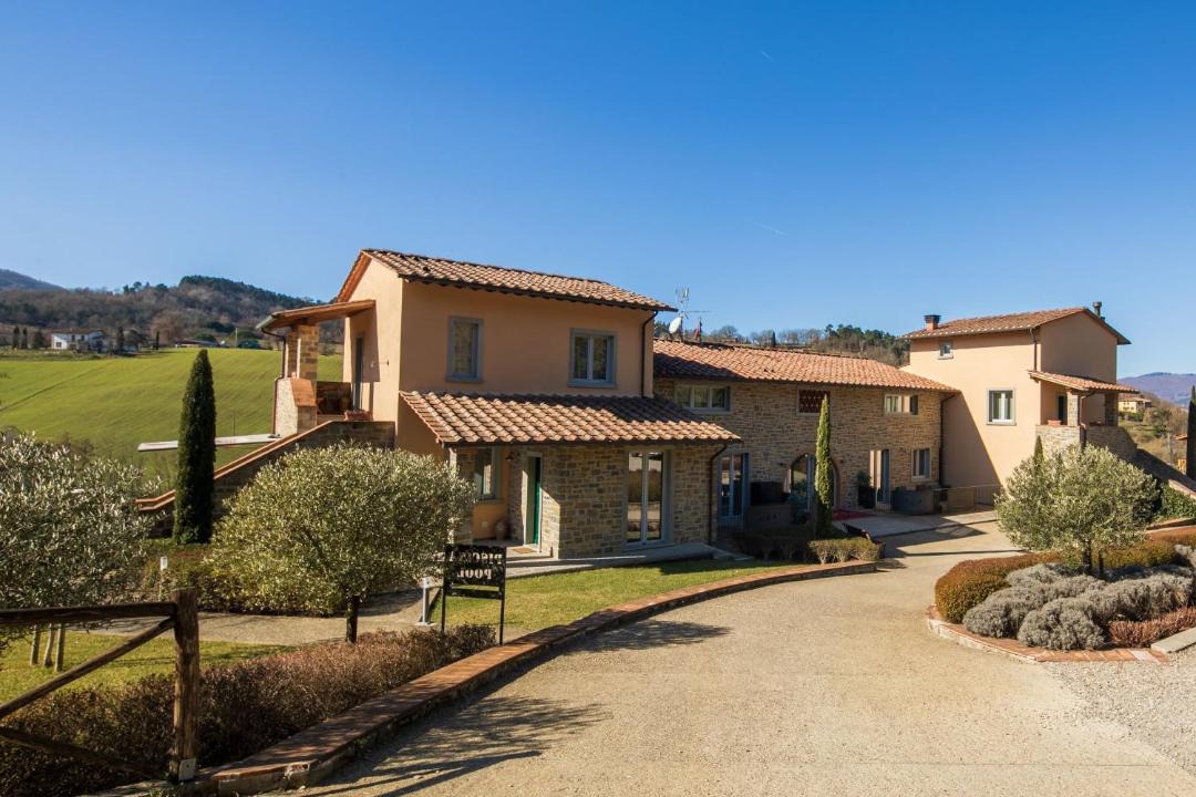 Photo of Buildings in Porrena