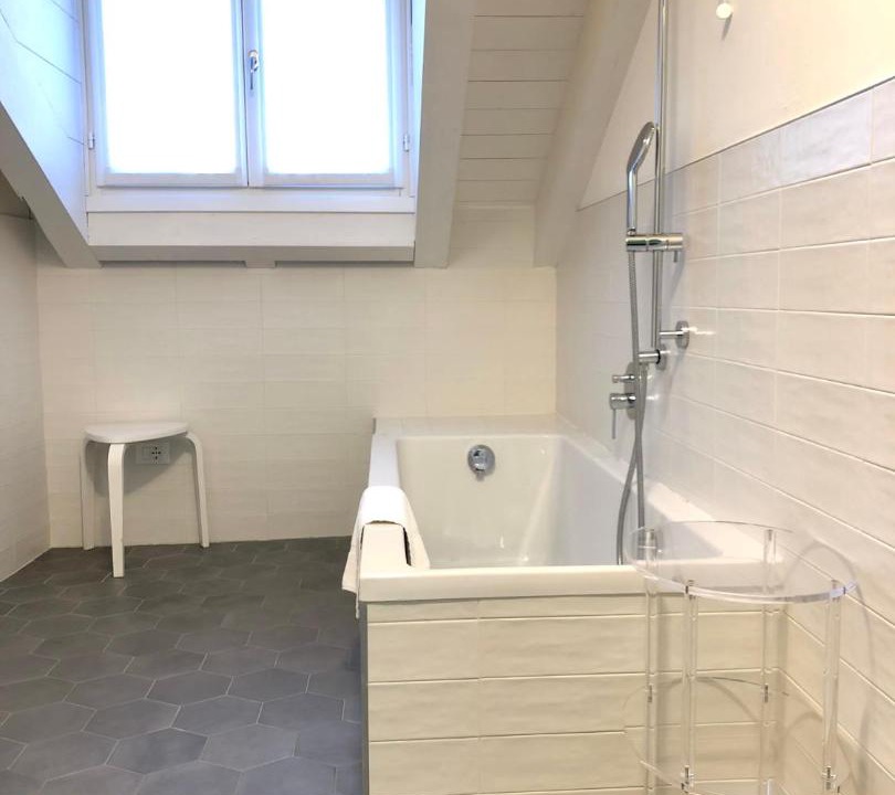 Photo of Bathroom in Magenta