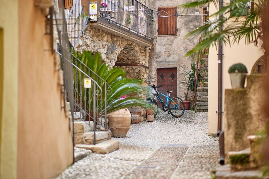Photo of Others in Cassone