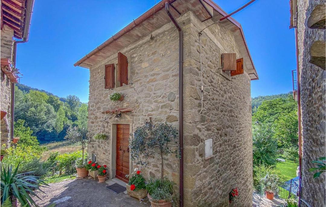 Photo of Buildings in Caprese Michelangelo