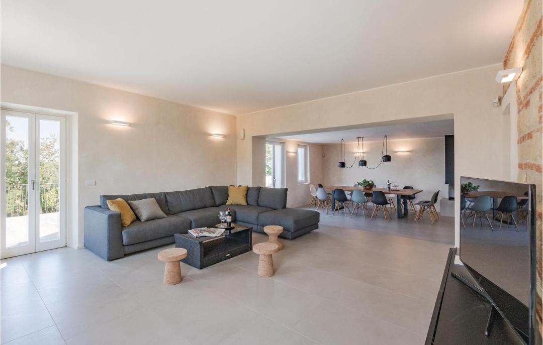 Photo of Livingroom in Fubine