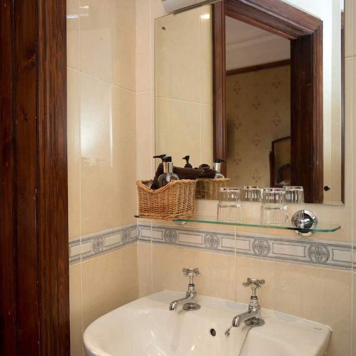 Photo of Bathroom in Crynant