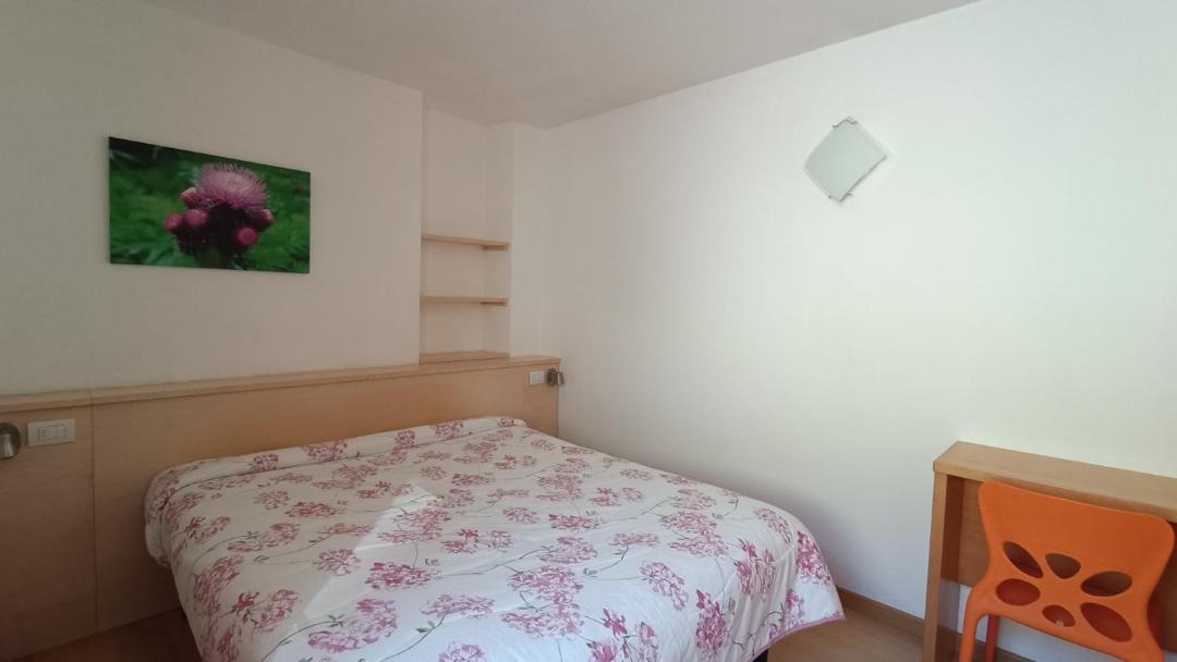 Photo of Bedroom in Male