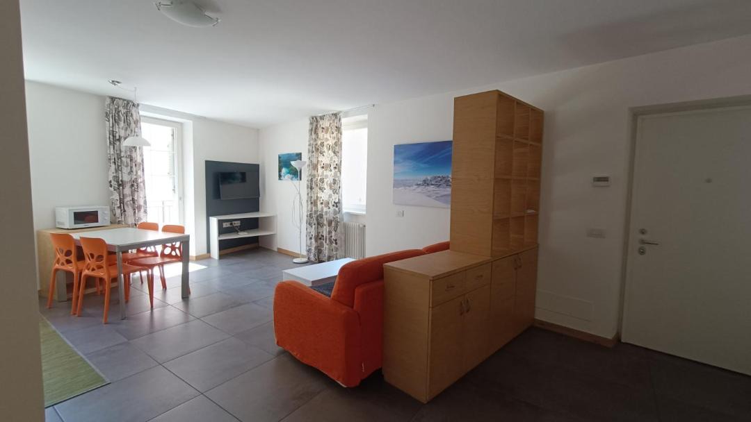 Photo of Livingroom in Male