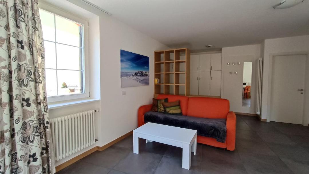 Photo of Livingroom in Male