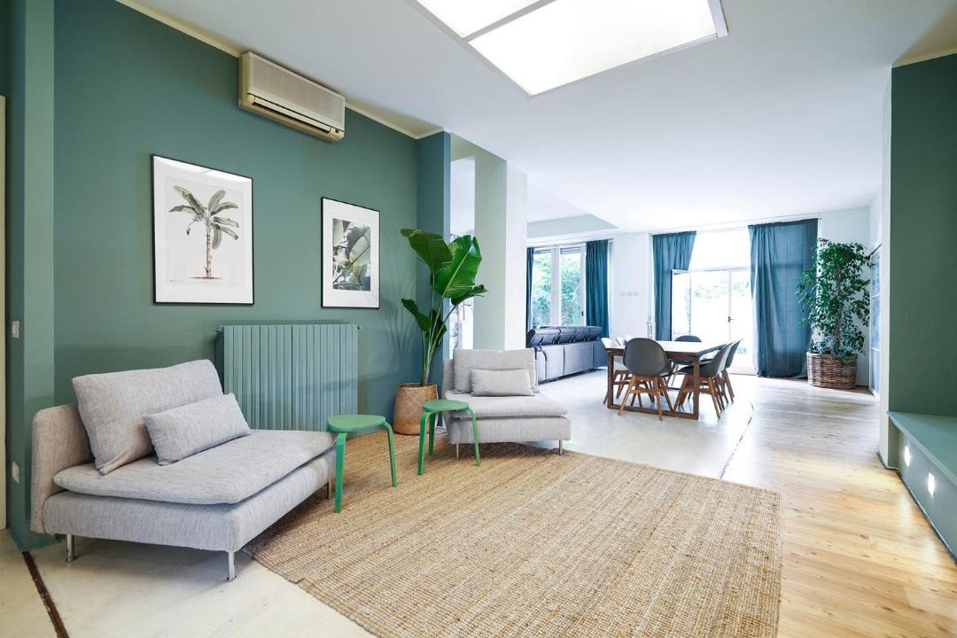 Photo of Livingroom in Magenta