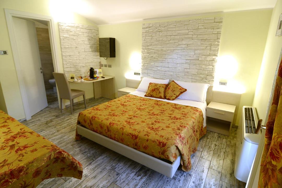 Photo of Bedroom in Bastia