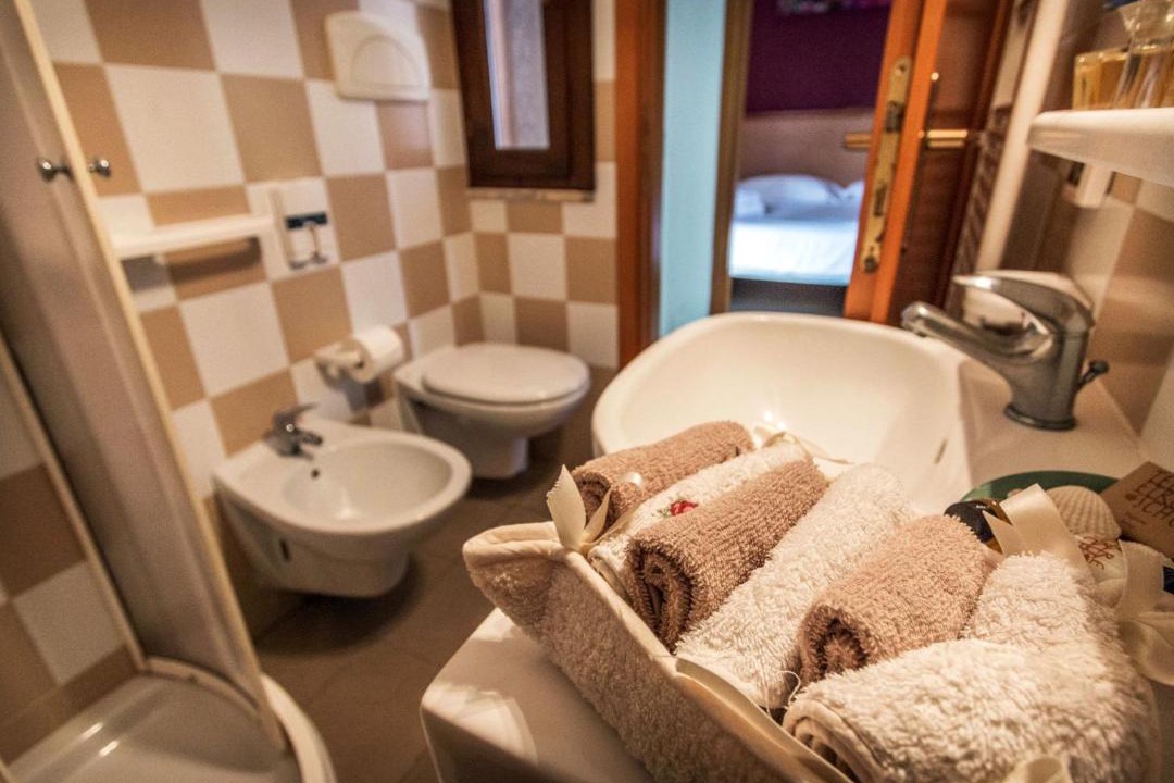 Photo of Bathroom in Livorno