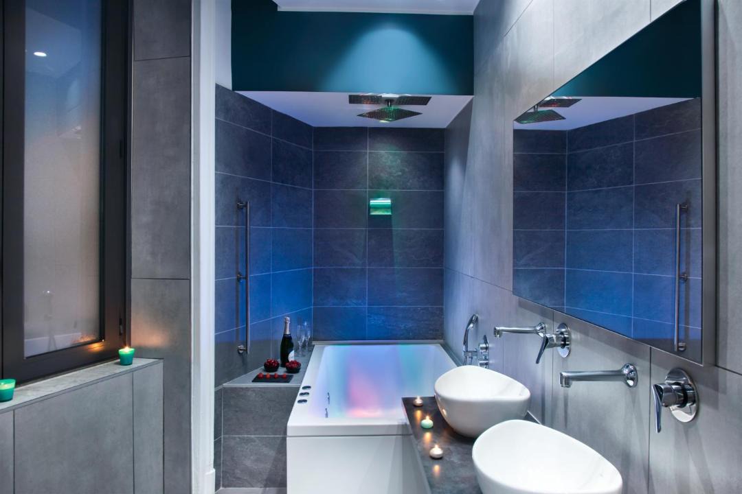 Photo of Bathroom in Naples City Centre