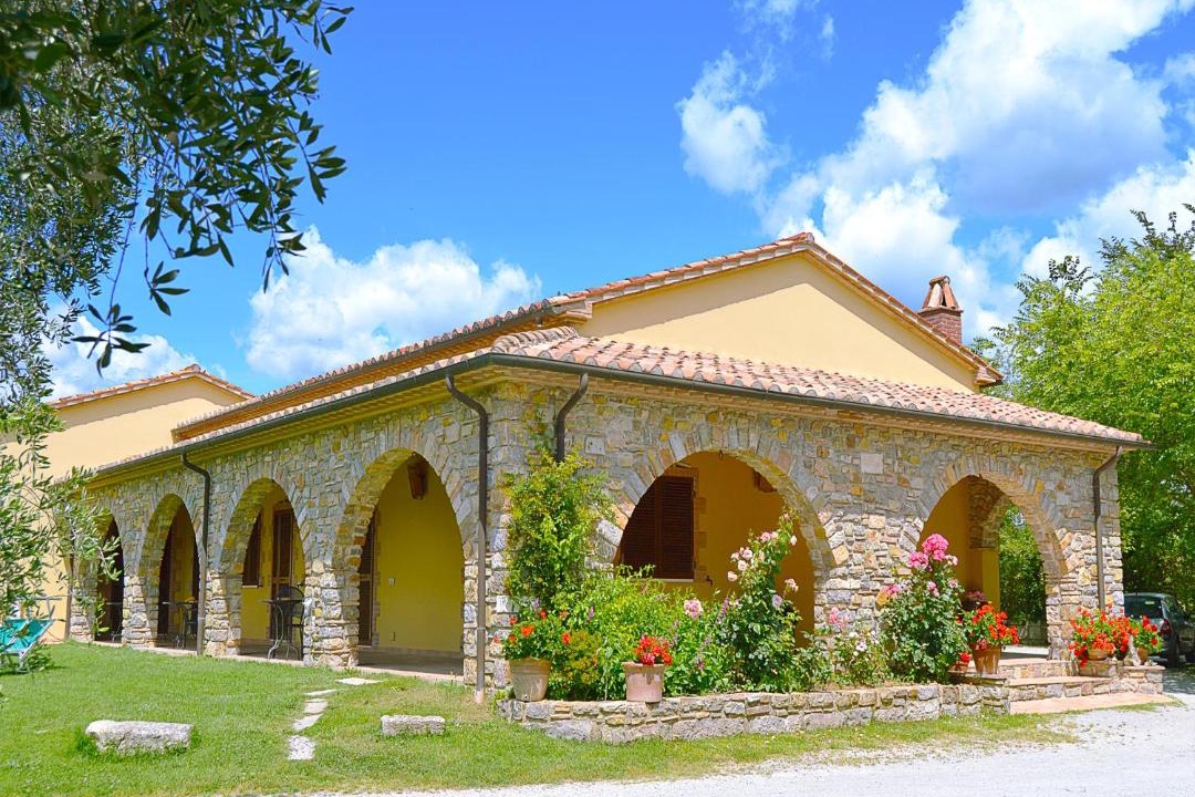 Photo of Buildings in Saturnia