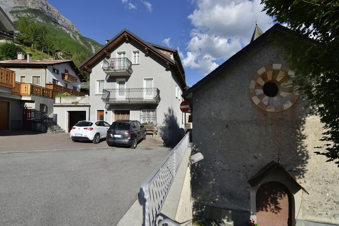 Photo of Buildings in Premadio