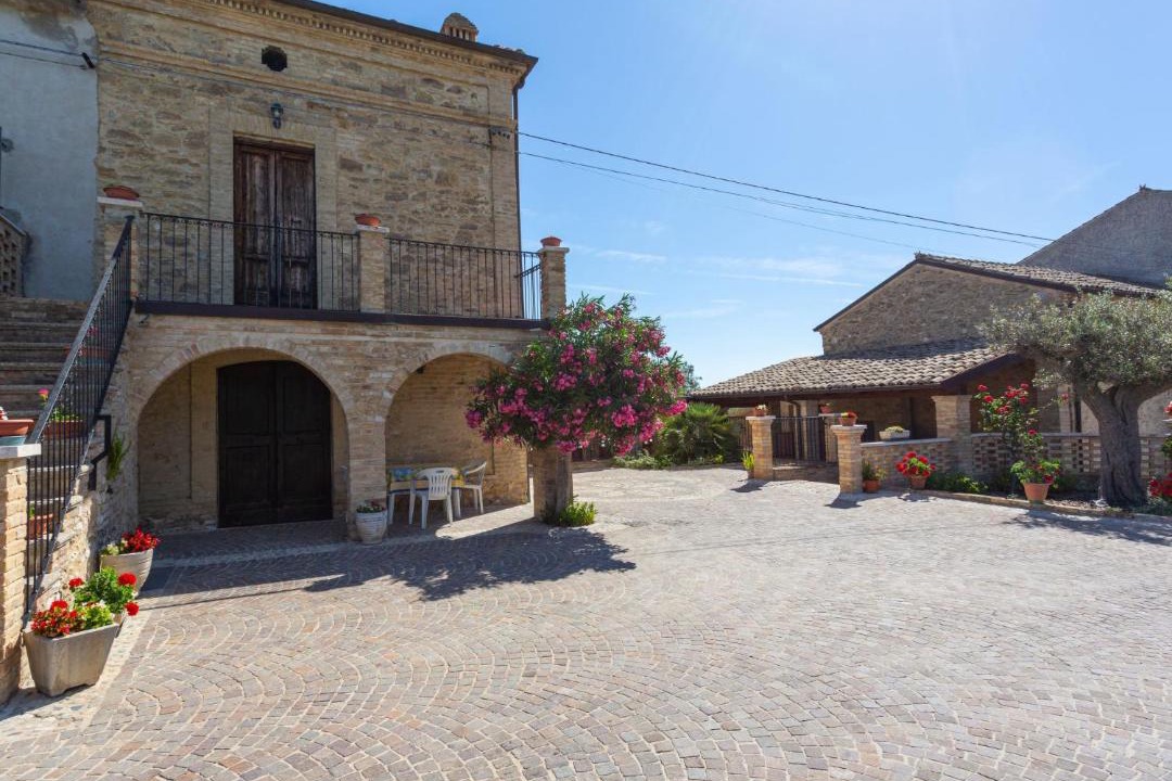 Photo of Buildings in Crecchio