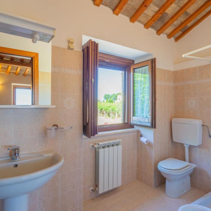 Photo of Bathroom in Crecchio