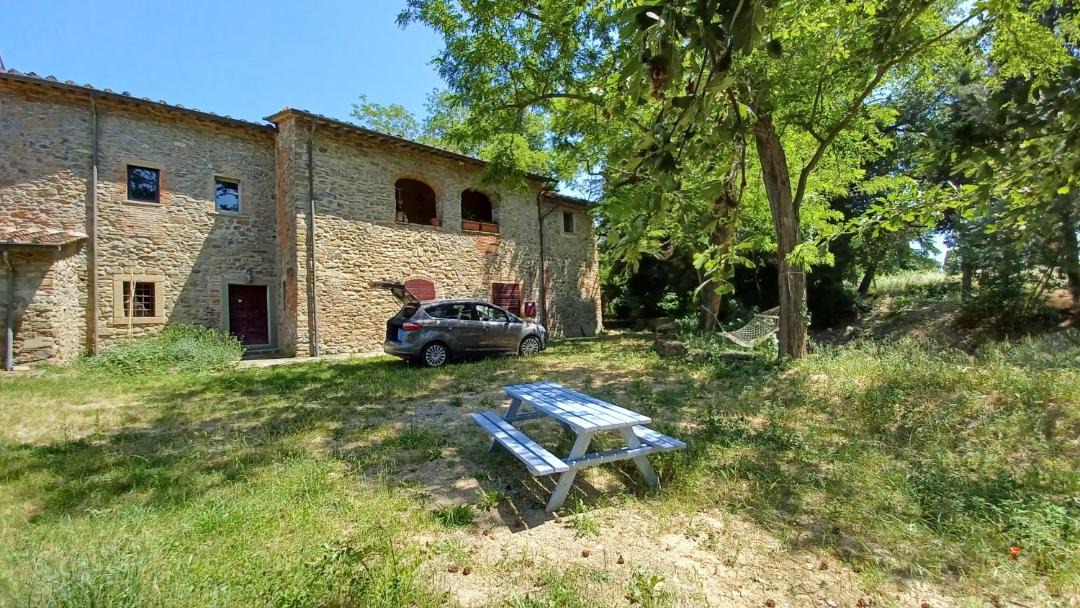 Photo of Buildings in Parchiule