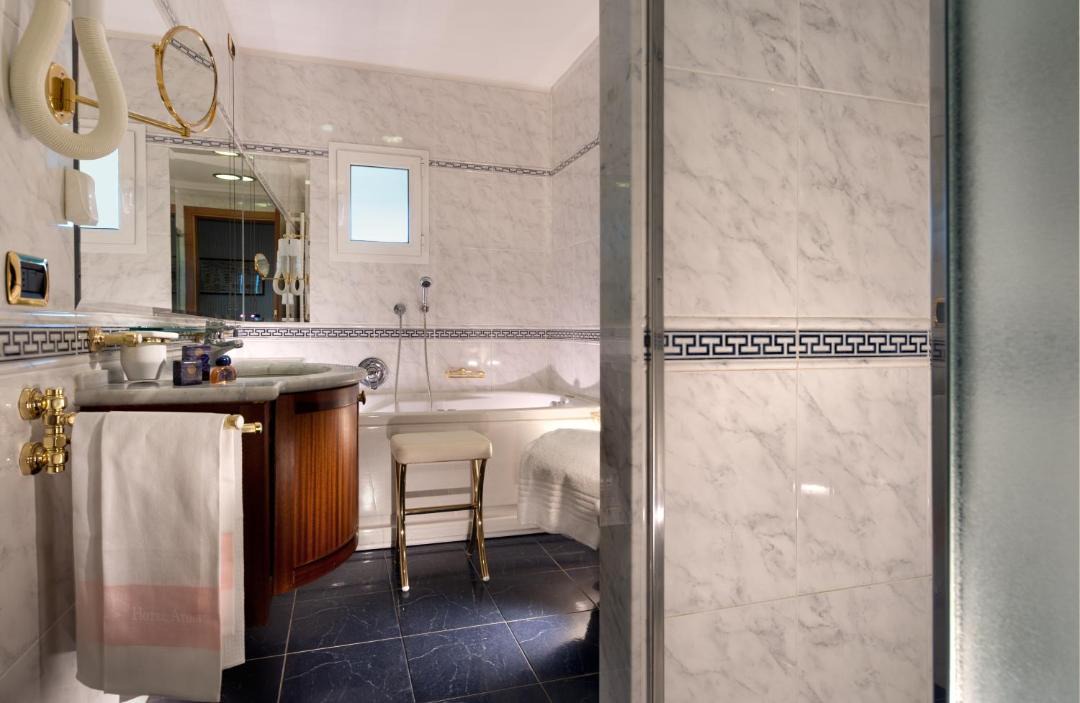 Photo of Bathroom in Alba