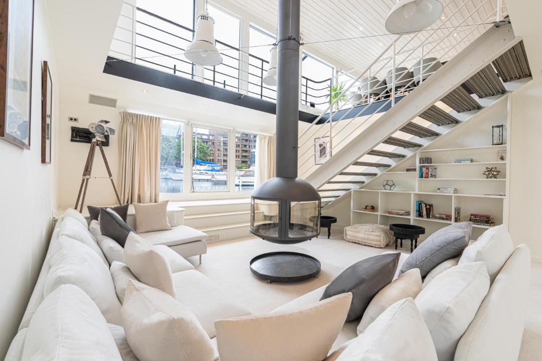 Photo of Livingroom in Tower Hill