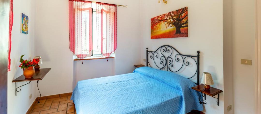 Photo of Bedroom in Tuoro sul Trasimeno