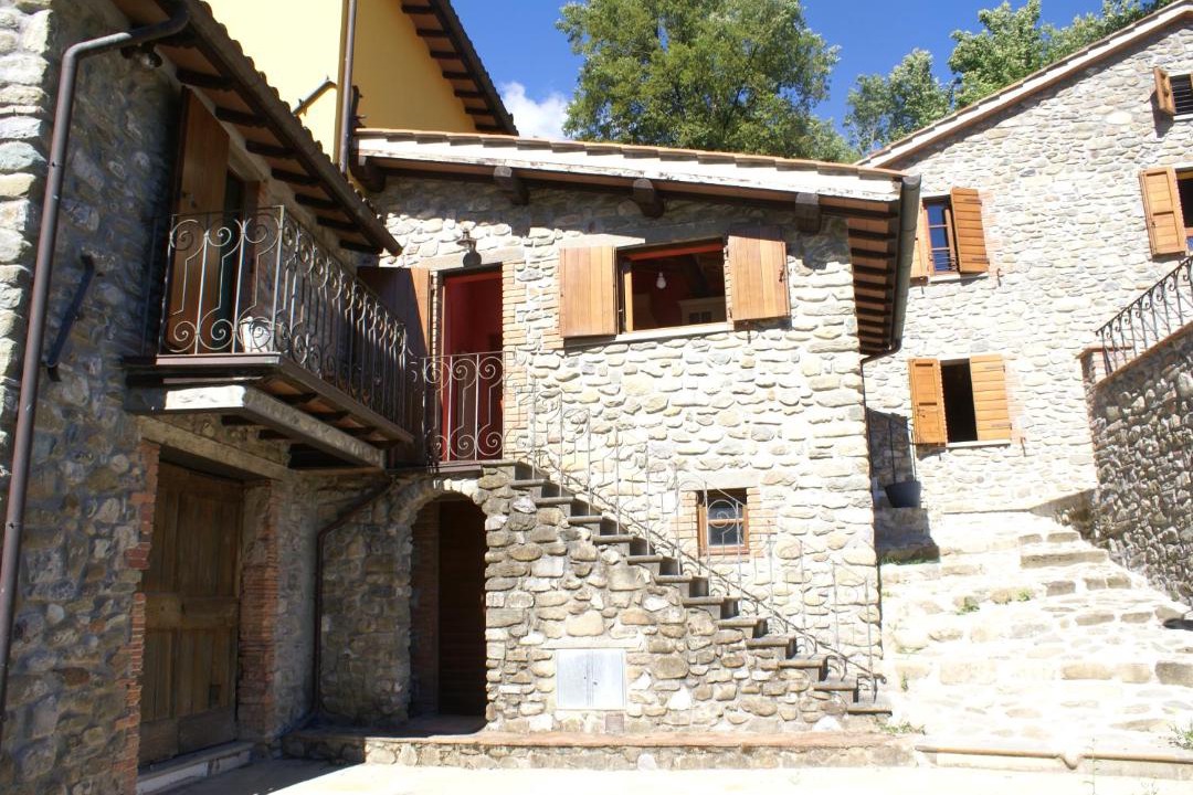 Photo of Buildings in Mologno