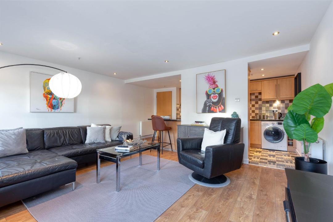 Photo of Livingroom in Glasgow Westend