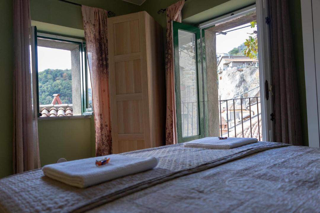 Photo of Bedroom in Castelmezzano