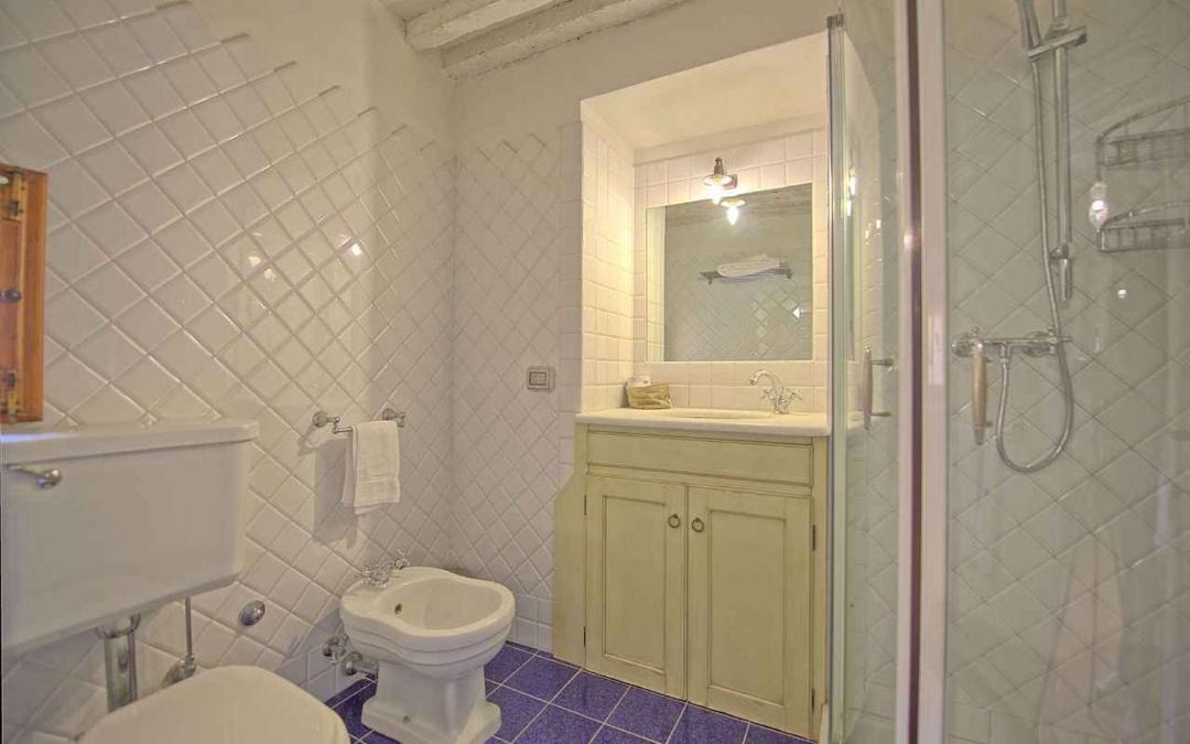Photo of Bathroom in Montegufoni