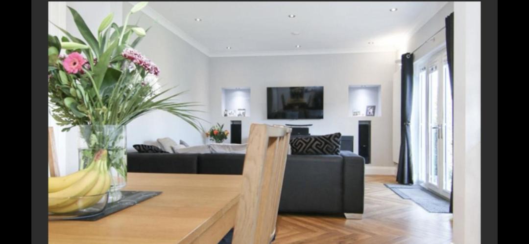 Photo of Livingroom in Bonnybridge