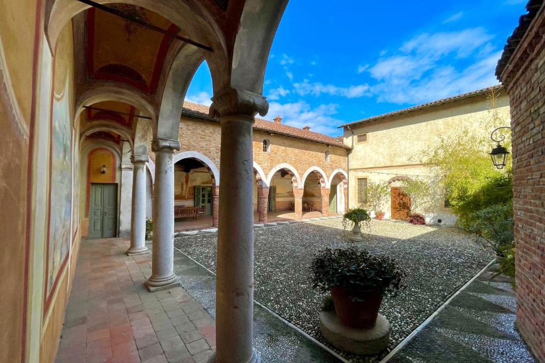 Photo of Buildings in Robecco D'Oglio