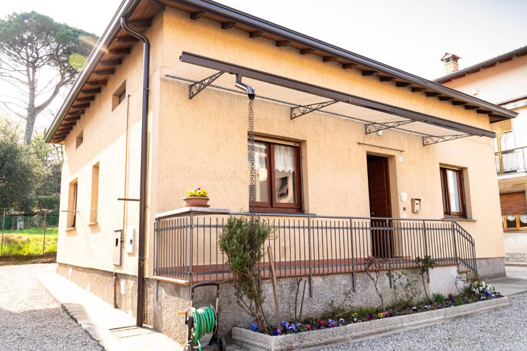 Photo of Buildings in Erba