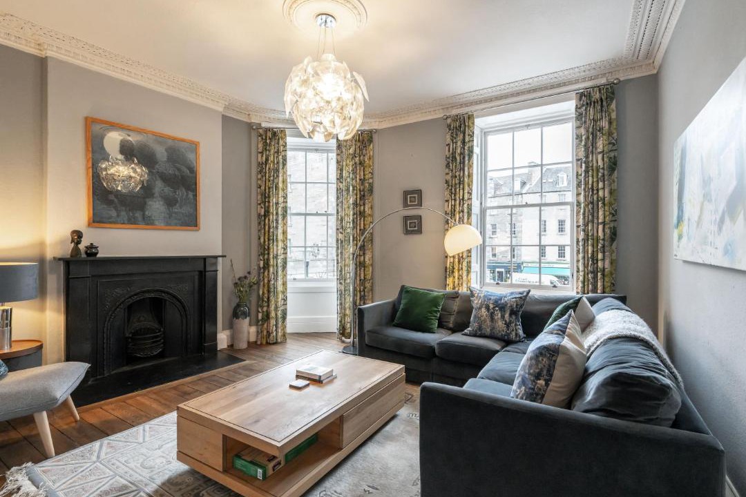 Photo of Livingroom in Newington