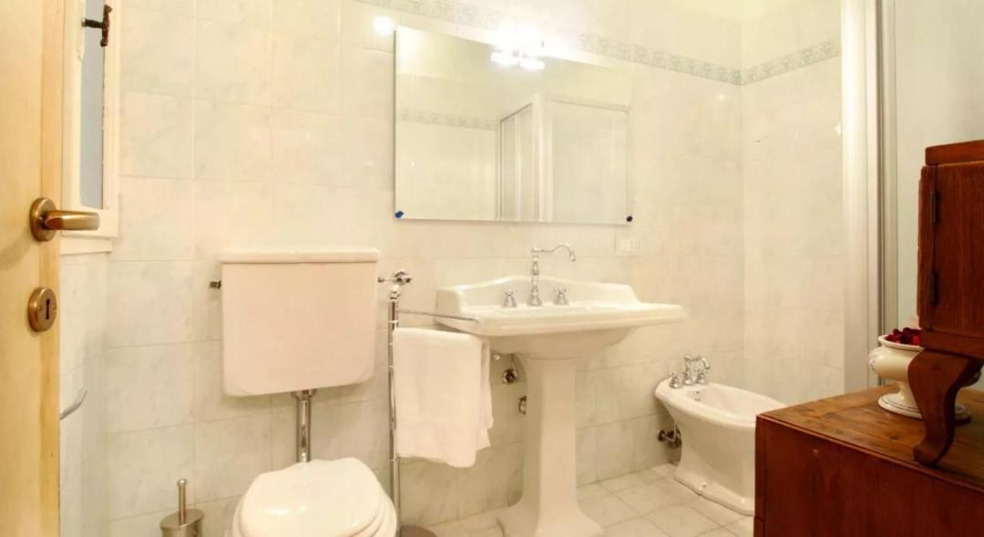 Photo of Bathroom in San Lorenzo