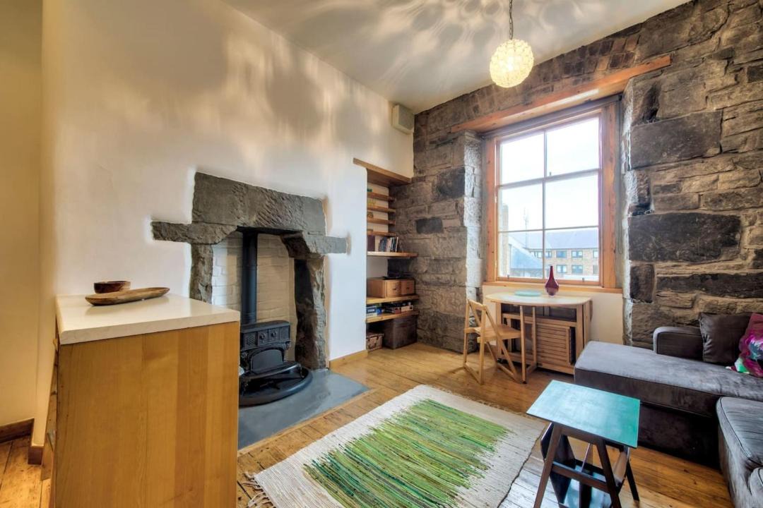 Photo of Livingroom in Newington