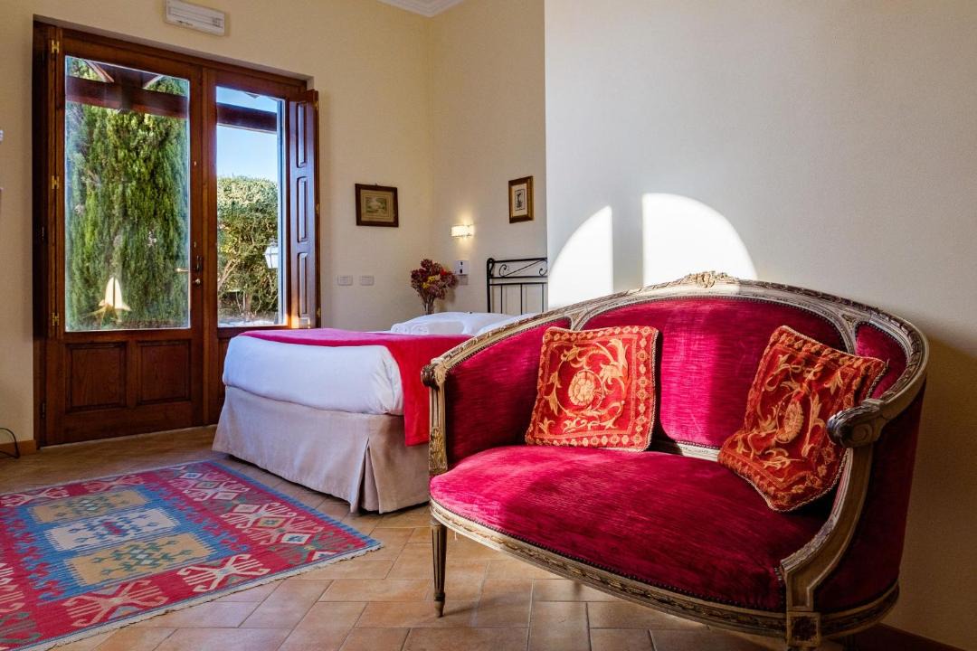 Photo of Others in Saturnia