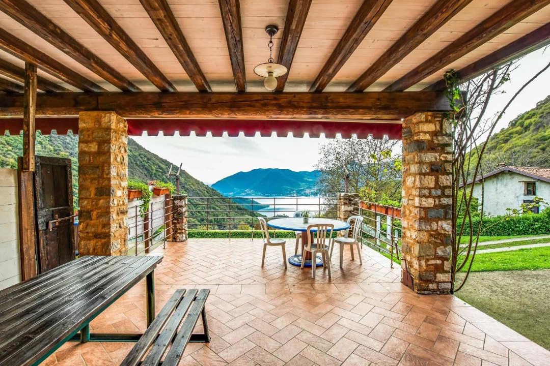Photo of Patio Balcony in Marone