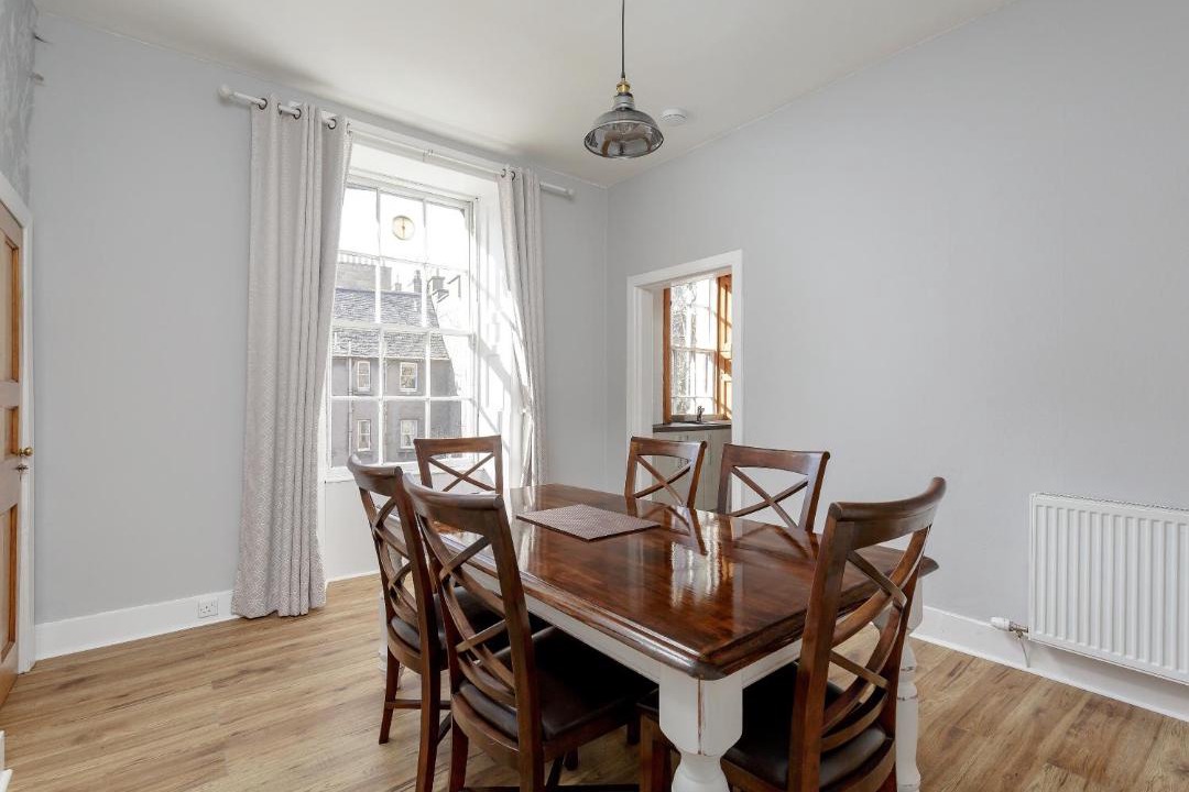 Photo of Livingroom in Newington