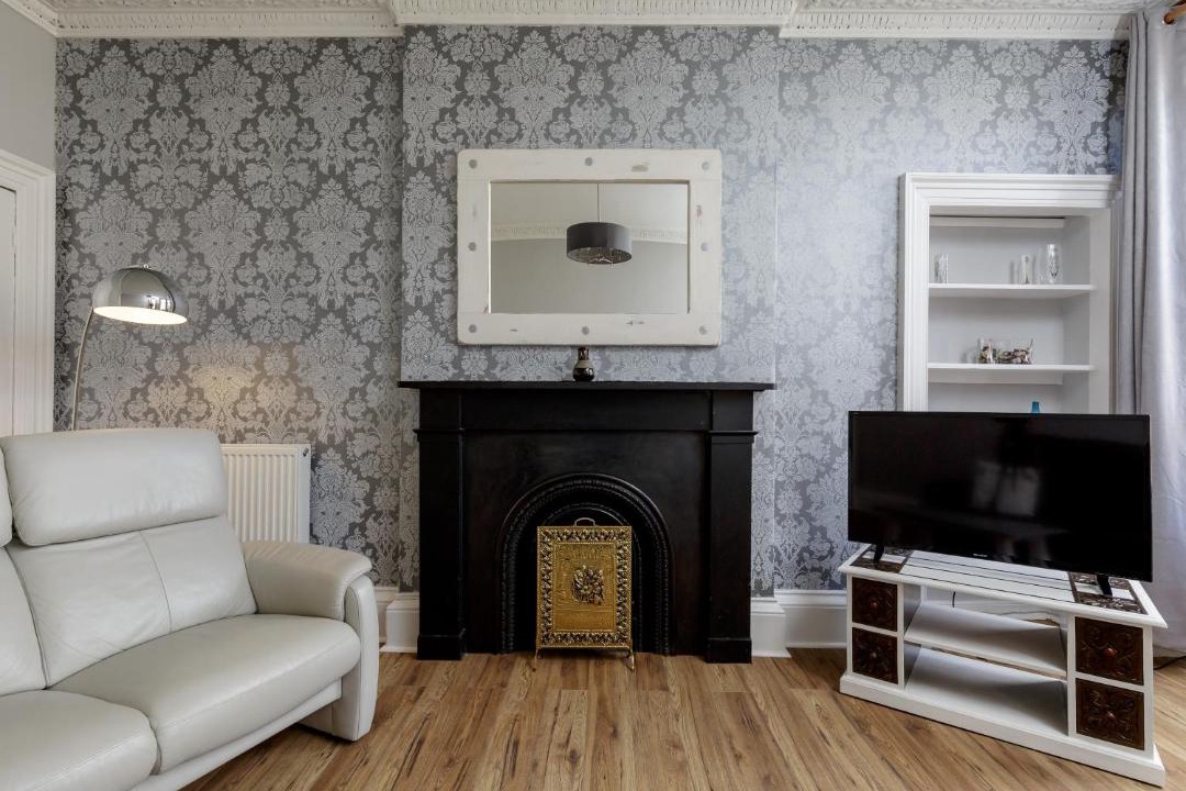 Photo of Livingroom in Newington