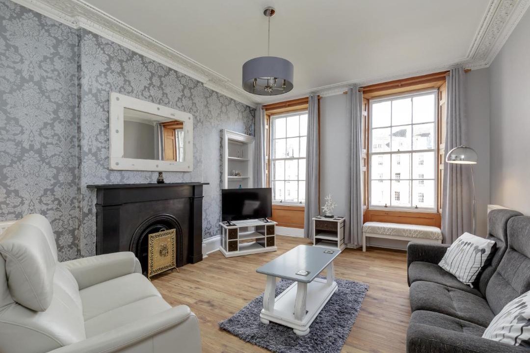 Photo of Livingroom in Newington