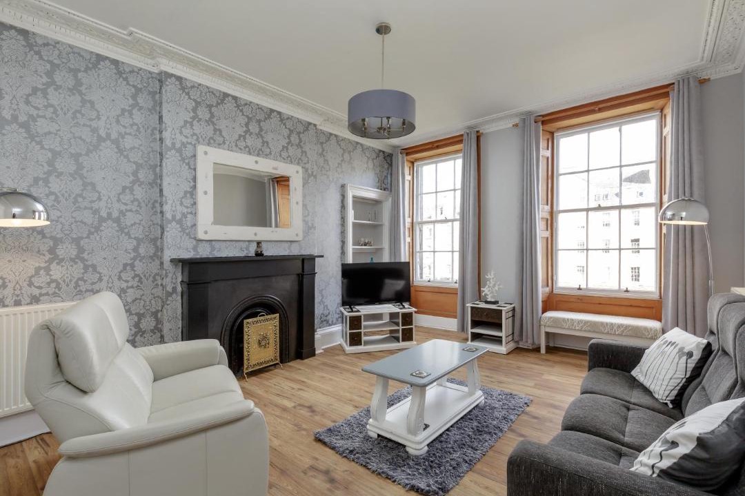 Photo of Livingroom in Newington