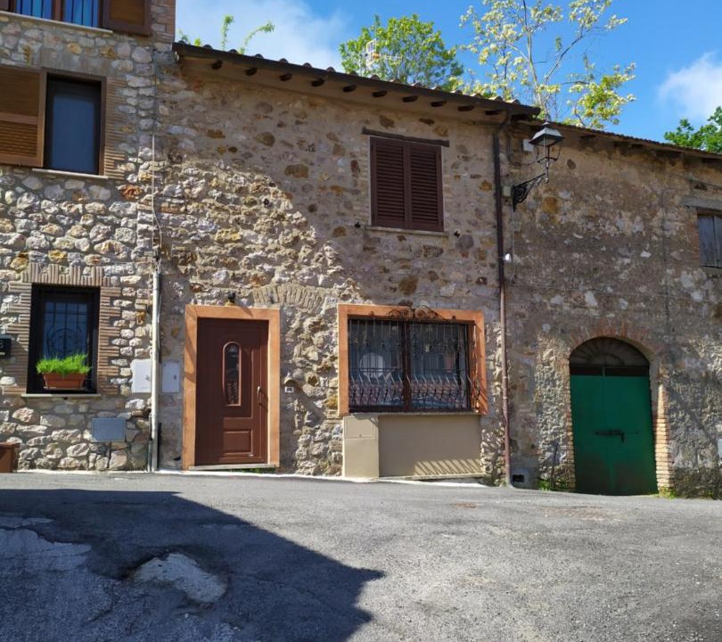 Photo of Buildings in Allumiere