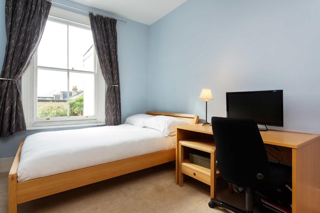 Photo of Bedroom in Ealing Common