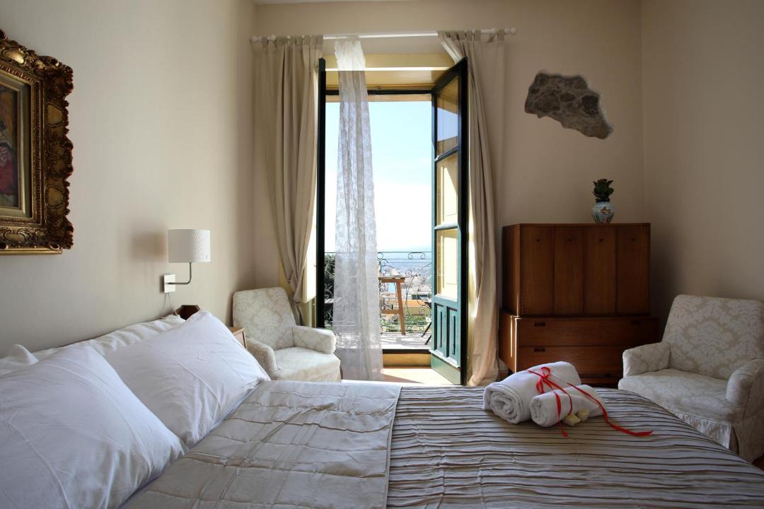 Photo of Bedroom in Taormina City Centre