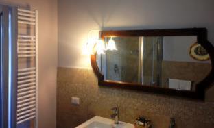 Photo of Bathroom in Moggiona