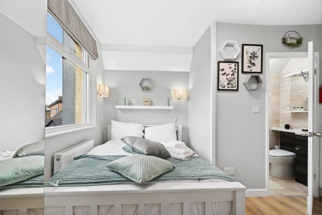 Photo of Bedroom in Kensal Green