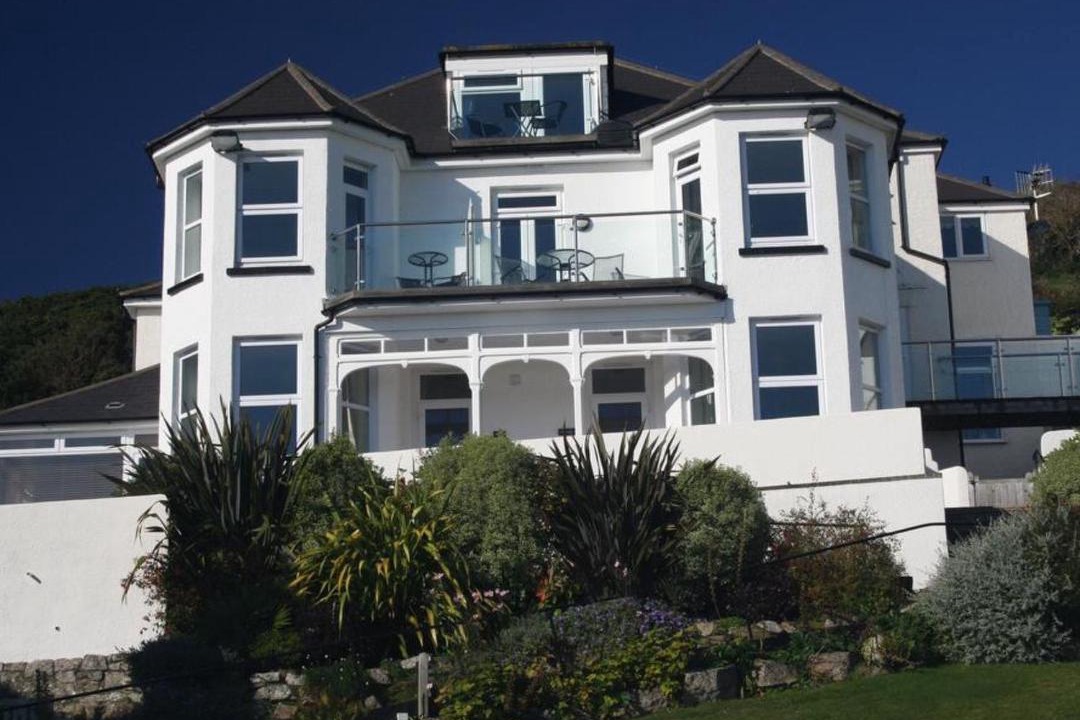 Photo of Buildings in West Looe