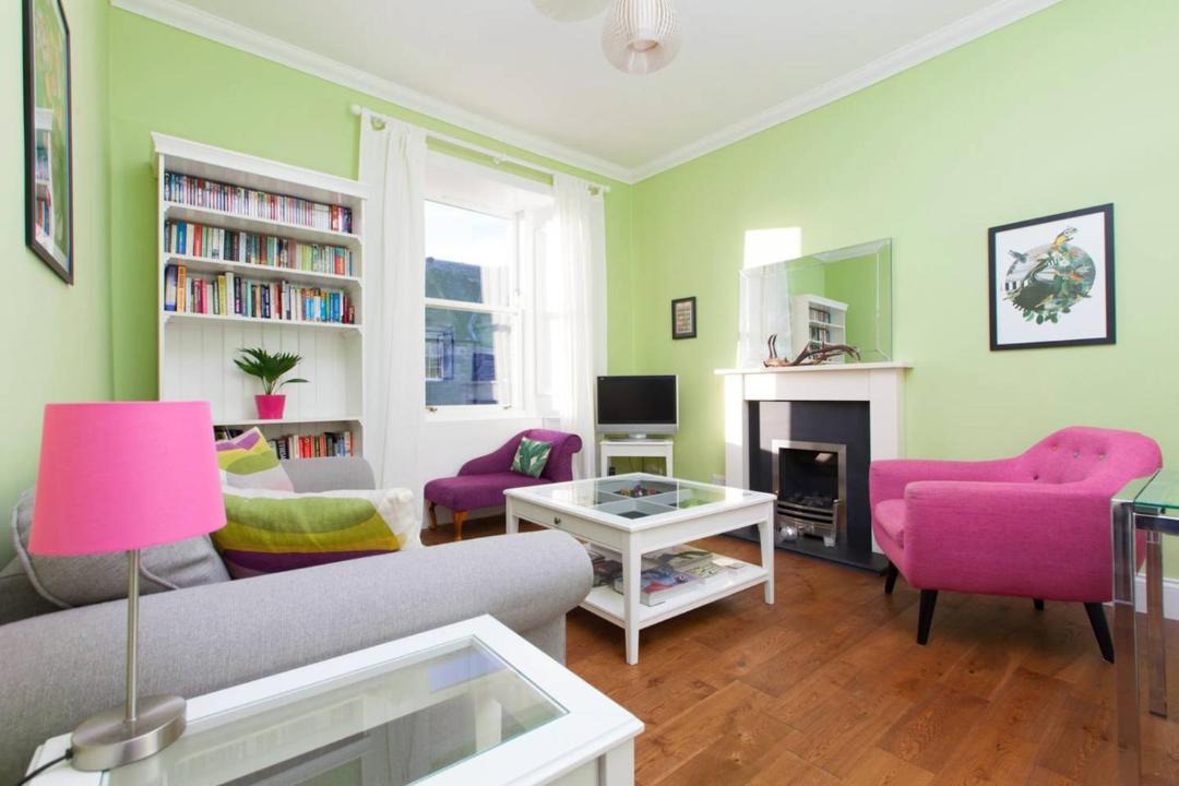 Photo of Livingroom in Newington
