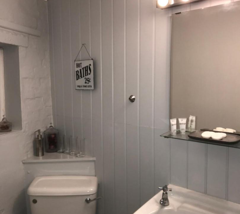 Photo of Bathroom in Hook Norton
