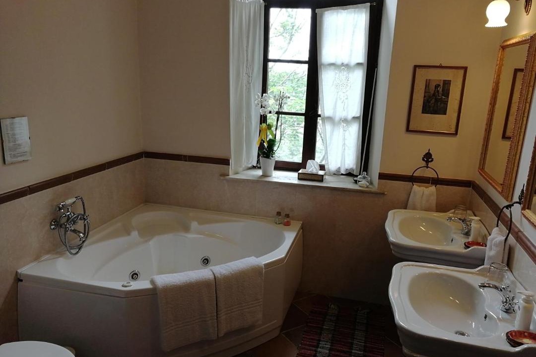 Photo of Bathroom in Caselette