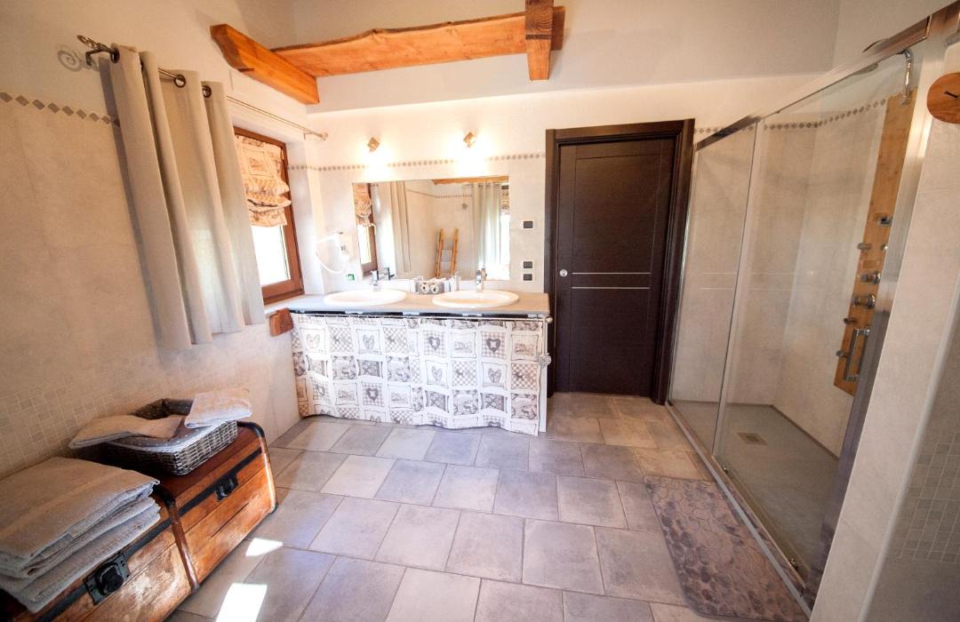 Photo of Bathroom in Chantignan